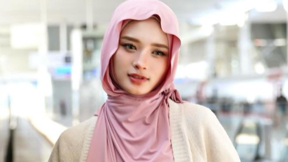 KABAR ARTIS - Jauh-jauh Syuting ke Madinah, Adegan Inara Rusli Di-cut dari Film Gara-gara Kasus Dugaan Perzinaan dan Perselingkuhan