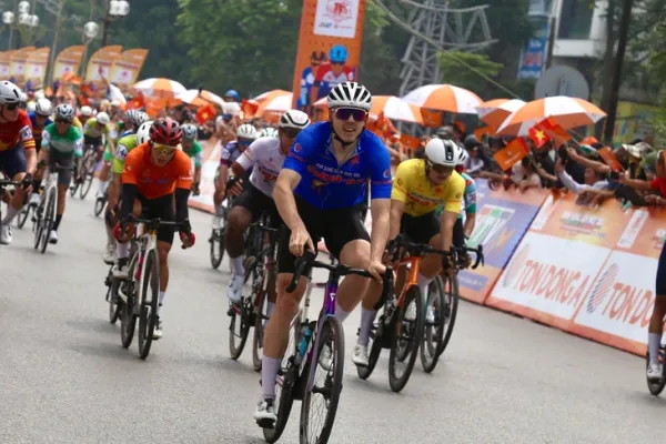 Cúp truyền hình - Ảnh 1.