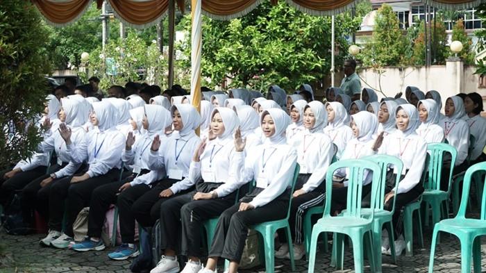 SELEKSI PASKIBRAKA 2026 — Ratusan siswa-siswi saat mengikuti sosialisasi rekrutmen dan seleksi Paskibraka Kabupaten Bangka Tahun 2026, Senin (6/4/2026) di Halaman Kantor Badan Kesbangpol Bangka.