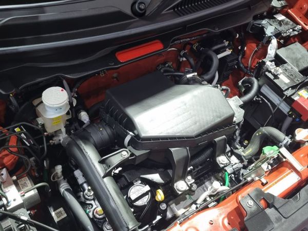 Mesin Suzuki S-Presso mengusung teknologi Dual Jet.