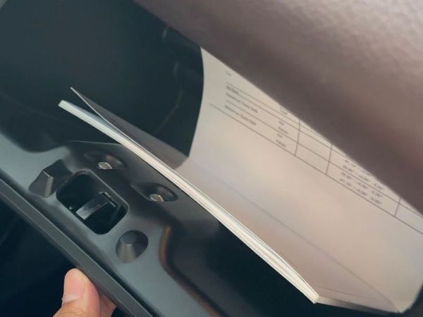 Glove box pada Suzuki Fronx