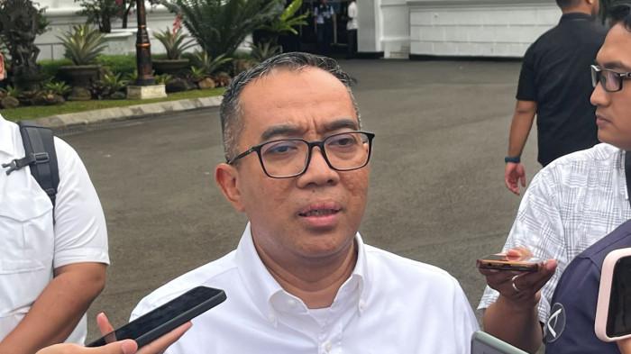 PEMBELAJARAN JARAK JAUH – Menteri Pendidikan Tinggi, Sains, dan Teknologi (Mendiktisaintek) Brian Yuliarto di Istana Kepresidenan, Jakarta, Senin (6/4/2026). Pemerintah mulai menerapkan kebijakan sistem PJJ bagi mahasiswa semester 5 ke atas mulai pekan ini.