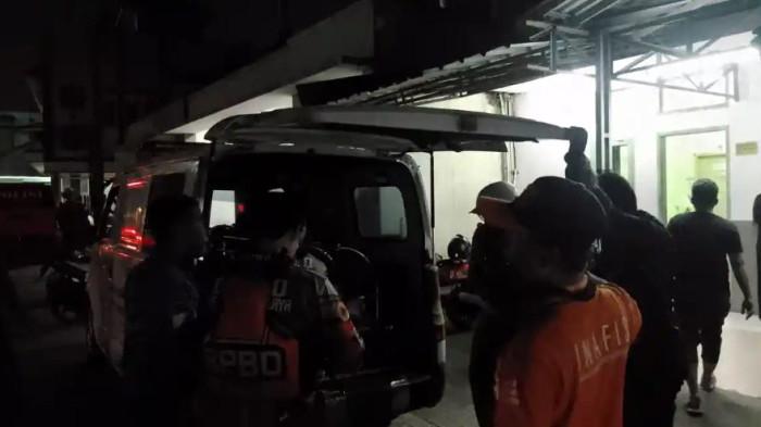 HAJATAN BERDARAH - Peristiwa nahas dialami Dadang (58) yang tewas setelah dikeroyok oleh sejumlah pria saat menggelar acara pernikahan anaknya di Desa Kertamukti, Kecamatan Campaka, Kabupaten Purwakarta, Jawa Barat, pada Sabtu (4/4/2026). Dadang diduga dikeroyok karena menolak memberi uang jatah miras.