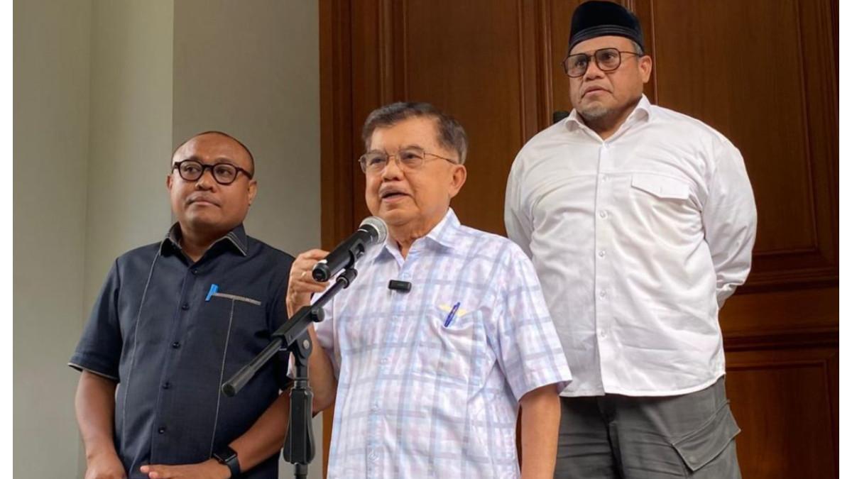 POLEMIK IJAZAH - Rismon Sianipar mengungkap adanya sosok yang disebut berperan di balik polemik ijazah Jokowi dan menegaskan bukan Jusuf Kalla.