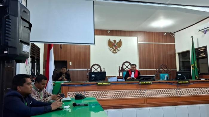 SIDANG PRAPID - Suasana sidang praperadilan penetapan tersangka anggota DPRD Saripah Hanum Lubis di Pengadilan Negeri Padangsidimpuan, Kamis (2/4/2026). Saripah dijadikan tersangka oleh Polres Padangsidimpuan dugaan penipuan dan penggelapan.