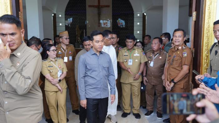 YSK mendampingi Wapres Gibran Rakabuming Raka