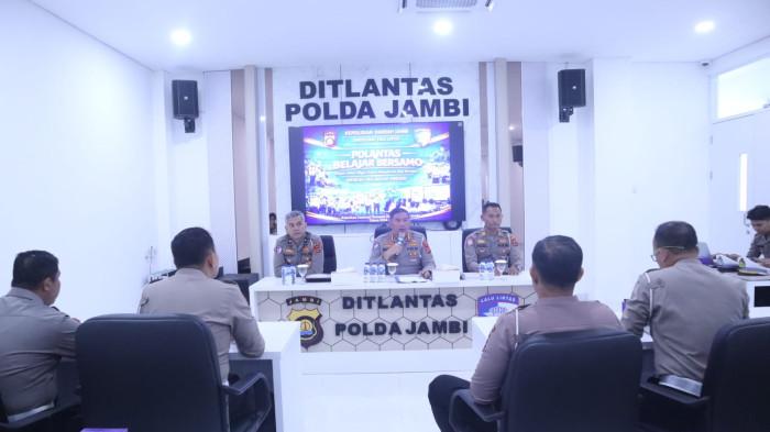 Direktorat Lalu Lintas Polda Jambi resmi menggulirkan program inovatif bertajuk “Polantas Belajar Bersamo” pada Selasa (7/4/2026).
