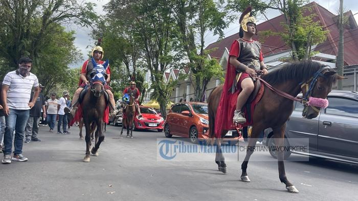 Pemuda GMIM ikut serta pawai alegori dalam Selebrasi Paskah Pemuda GMIM, sdghsf