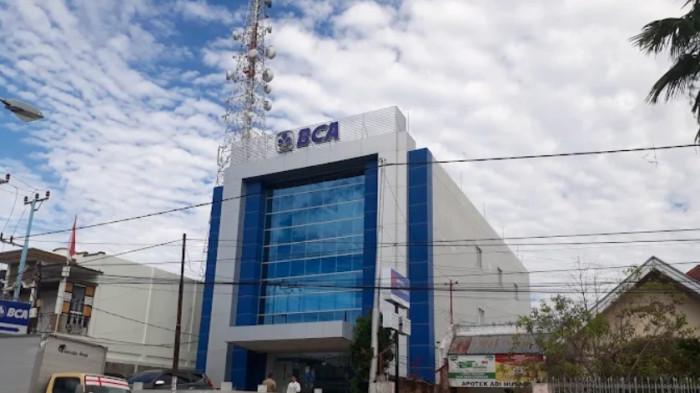 LOWONGAN MAGANG - PT Bank Central Asia Tbk (BCA) membuka Program Magang Bakti 2026 bagi lulusan SMA/SMK, D3, hingga S1 untuk memperoleh pengalaman kerja di sektor perbankan.