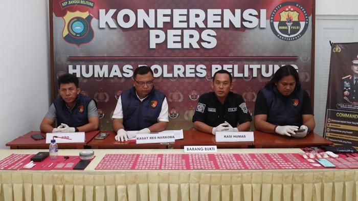 Kasatres Narkoba Polres Belitung AKP Martuani Manik beserta jajaran menggelar konferensi pers pada Selasa. (7/4/2026).