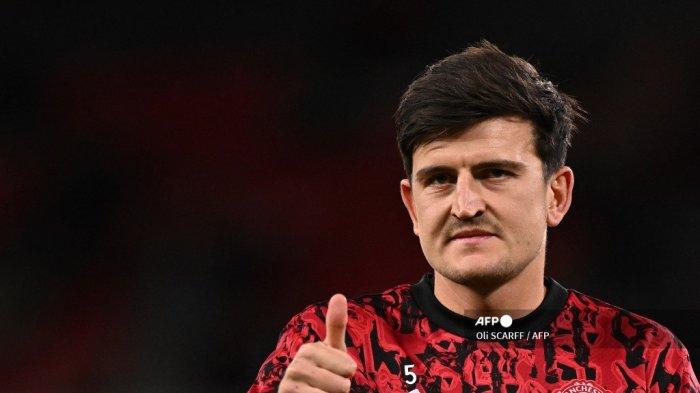 MAGUIRE - Reaksi bek Inggris Manchester United #05 Harry Maguire sebelum pertandingan sepak bola putaran ketiga Piala Liga Inggris antara Manchester United dan Crystal Palace di Old Trafford di Manchester, barat laut Inggris, pada 26 September 2023. (Foto arsip)