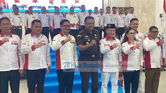 DILANTIK - Bupati Kabupaten Minahasa Utara Dr Joune Ganda di kukuhkan dan dilantikdash