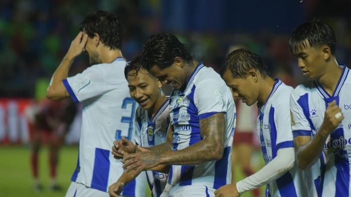 Gelandang PERSIB, Beckham Putra Nugraha bersyukur timnya bisa meraih poin penuh dari Semen Padang pada laga pekan ke-26 Super League 2025/26 di Stadion Haji Agus Salim, Minggu, 5 April 2026.