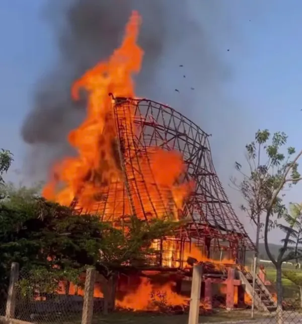 Lại cháy nhà rông của đồng bào miền núi Quảng Ngãi - Ảnh 1.