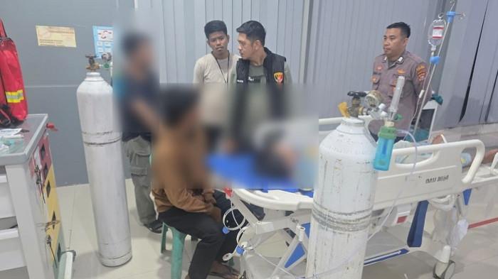 KORBAN TERTIMBUN LONGSOR - Korban tertimbun longsor mendapatkan penanganan medis di Kabupaten Bombana, Provinsi Sulawesi Tenggara (Sultra), Selasa (7/4/2026). Insiden tanah longsor yang terjadi, Senin (6/4/2026) sekitar pukul 17.00 Wita ini, mengakibatkan empat warga menjadi korban. (Istimewa)