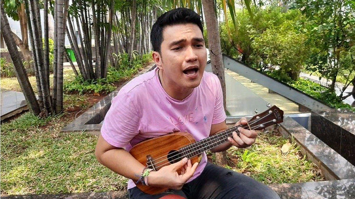 Aldi Taher prmosikan Aldi's Burger