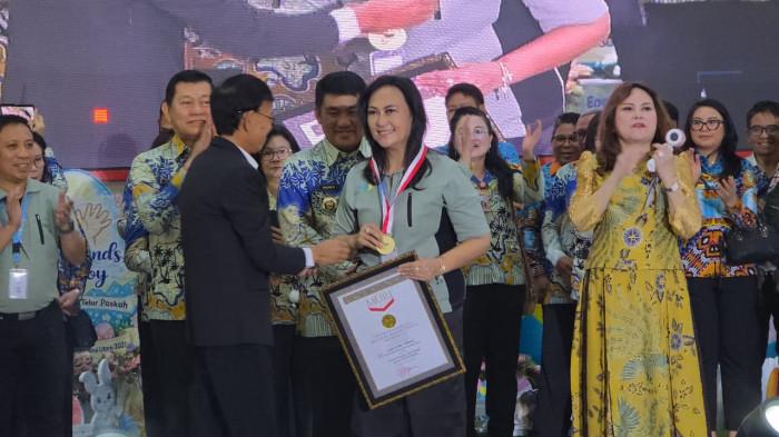 2.000 anak di Kota Manado sukses memecahkan rekor MURI