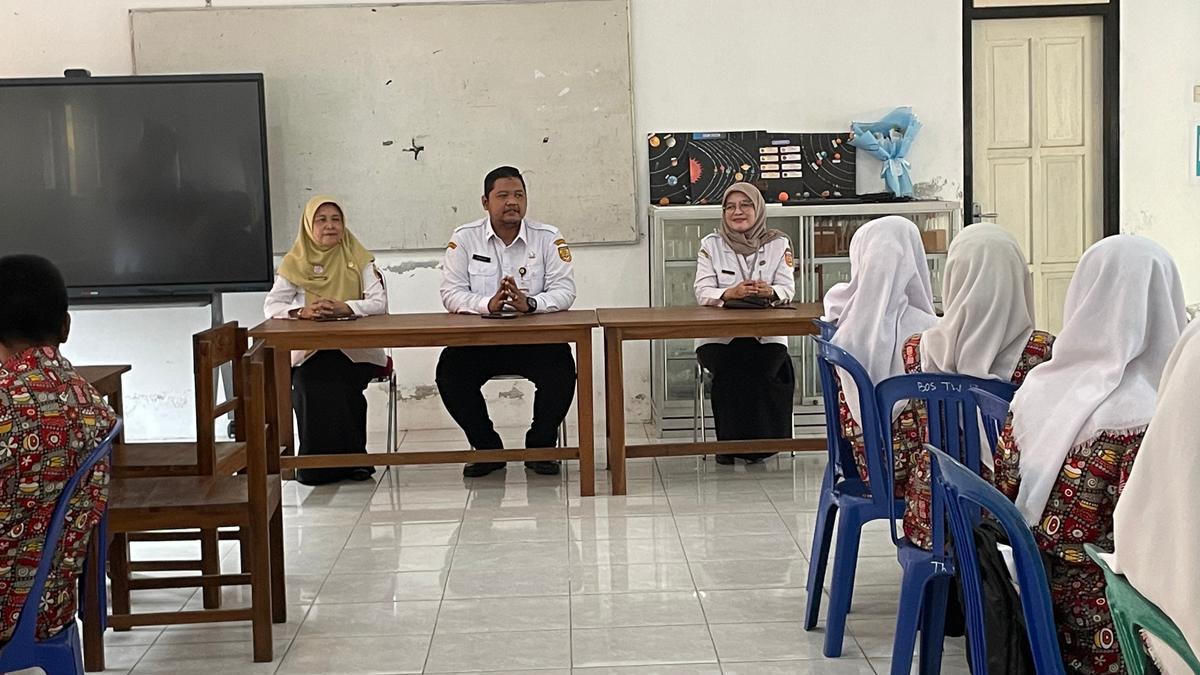 PEMKAB SUKOHARJO - Kepala Dinas Pendidikan dan Kebudayaan (Disdikbud) Kabupaten Sukoharjo, Havid Danang Purnomo Widodo saat ditemui di SMP N 6 Sukoharjo, Rabu (8/4/2026).