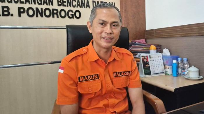 PONOROGO DIKEPUNG BENCANA - Kalaksa BPBD Ponorogo, Masun saat ditemui SURYA.co.id di kantor BPBD Ponorogo, Jawa Timur, Rabu (8/4/2026). Ia menjelaskan tentang bencana di Ponorogo dalam sepekan.