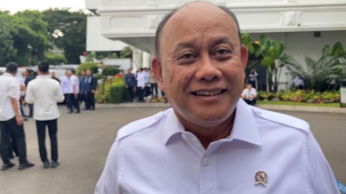 MOTOR LISTRIK UNTUK SPPG - Kepala BGN, Dadan Hindayana saat memberikan keterangan mengenai viral motor listrik untuk SPPG di Istana Kepresidenan, Jakarta, Rabu (8/4/2026). (Igman Ibrahim/Tribunnews)