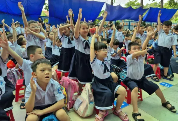 TP.HCM công bố các giai đoạn tuyển sinh lớp 1, lớp 6 - Ảnh 1.