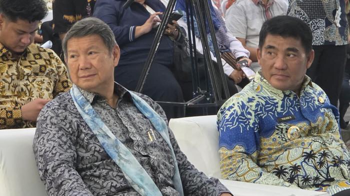 Yulius Selvanus Komaling (YSK) Utusan Khusus Presiden RI, Hashim Djojohadikusumo