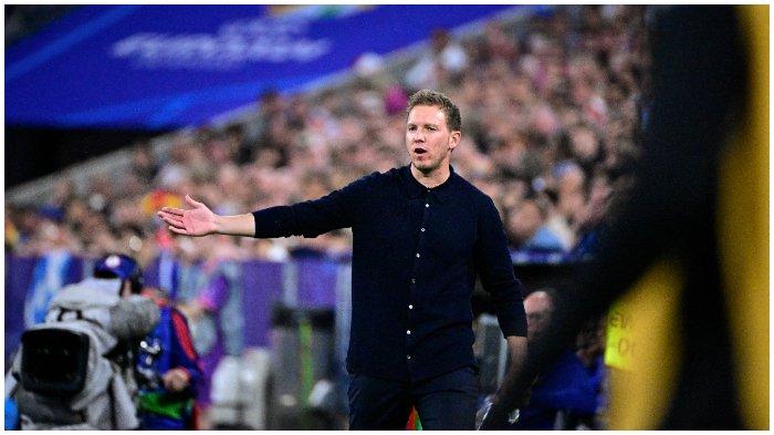 Pelatih kepala Jerman Julian Nagelsmann memberi isyarat di tepi lapangan selama pertandingan sepak bola Grup A UEFA Euro 2024 antara Jerman dan Skotlandia di Munich Football Arena di Munich pada 14 Juni 2024.