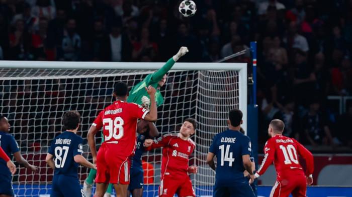 PSG VS LIVERPOOL - Potret duel Paris Saint-Germain (PSG) vs Liverpool pada pertandingan leg pertama babak perempat final Liga Champions di Parc des Princes, Kamis (9/4/2026) dini hari WIB. PSG menang telak 2-0.