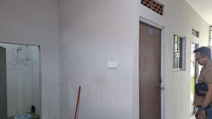 TKP PENEMUAN MAYAT - Tempat Kejadian Perkara penemuan mayat bayi laki-laki di dalam indekos di kawasan Batuaji, Batam, Rabu (8/4/2026)