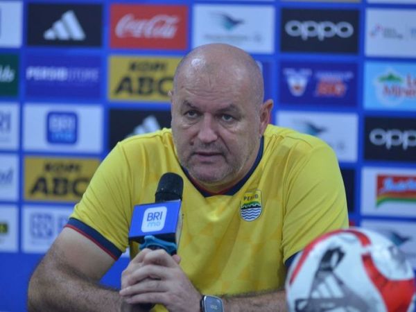 Pelatih Persib, Bojan Hodak lega usai timnya meraih kemenangan di markas Semen Padang