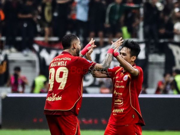 Emaxwell Souza melakukan selebrasi seusai mencetak gol dalam laga tunda pekan ke-25 Super League 2025/2026 antara Persija Jakarta versus Dewa United FC di Jakarta International Stadium (JIS), Jakarta Utara , Minggu (15/3/2026).