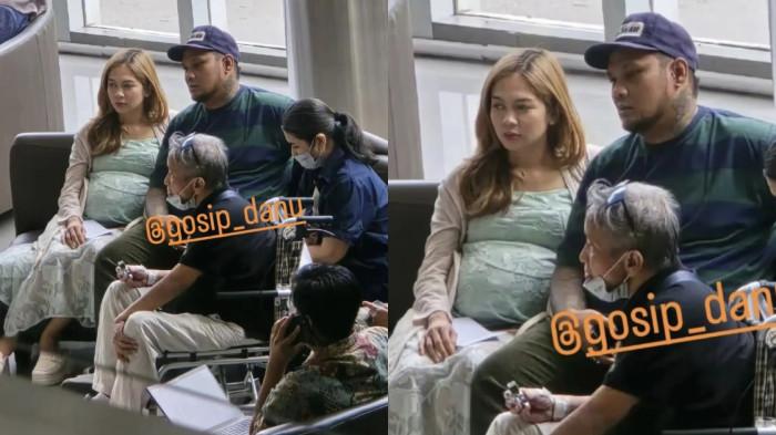PERUT BUNCIT TEREKAM - Perut buncit Lindi Fitriyana terekam, istri baru musisi Virgoun terekam, dicapture Rabu (8/4/2026). Usia kehamilan menantu Eva Manurung disorot.