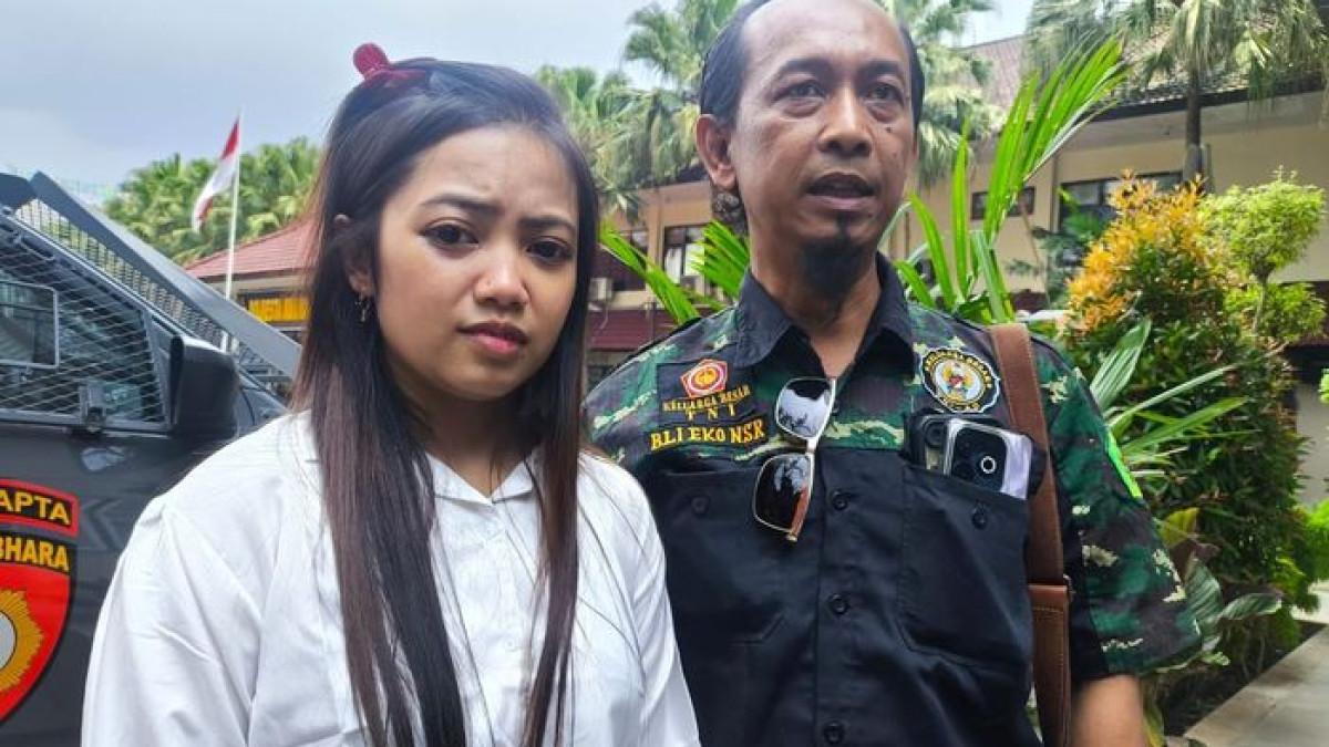 PENGANTIN DI MALANG - Viral pengantin wanita di Malang syok ternyata suaminya perempuan