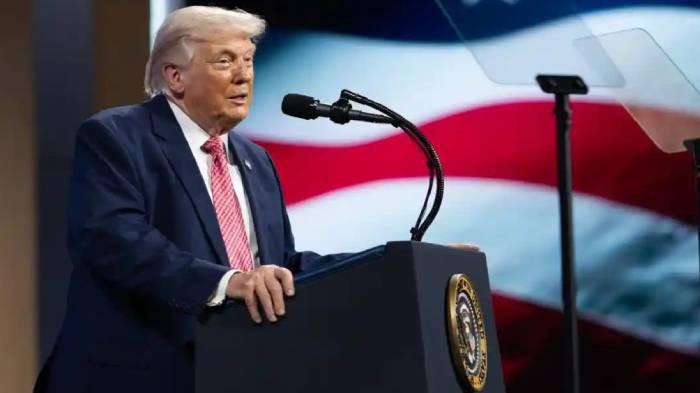 ANGGARAN MEMBENGKAK - Foto diambil dari Facebook The White House, memperlihatkan Presiden AS Donald Trump dalam unggahan pada Minggu (5/4/2026). Trump mengajukan anggaran militer yang fantastis untuk ambisinya berperang dengan Iran.