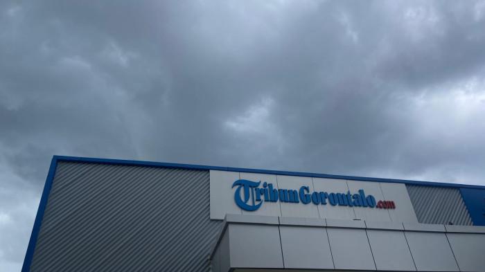 PRAKIRAAN CUACA BESOK - Potret kondisi cuaca Kamis 5 Maret 2026 di Kota Gorontalo pada pukul 13.40 Wita. Prakiraan cuaca Gorontalo besok, Jumat 6 Maret 2026. BMKG memprediksi sebagian besar wilayah berpotensi hujan ringan dengan suhu 22–33°C.-