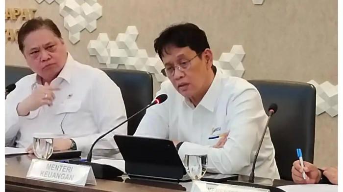 Foto Menteri Keuangan (Menekeu) Purbaya Yudhi Sadewa (kaca mata) saat Konferensi Pers tentang Kebijakan Terbaru Pemerintah di bidang Transportasi dan BBM di kantor Kementerian Koordinator Bidang Perekonomian, Jakarta, Senin (6/4/2026).