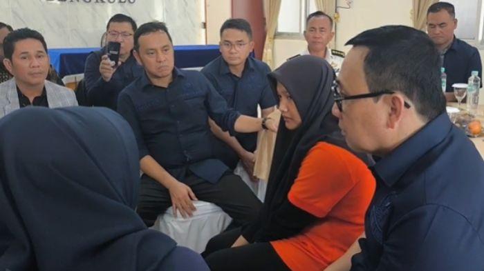 KASUS REFPIN - Ketua Komisi XIII DPR RI Willy Aditya menegaskan pihaknya akan berkoordinasi dengan Komisi III DPR RI untuk menindaklanjuti kasus Refpin. Hal ini disampaikan langsung saat kunjungannya ke Lapas Perempuan Bengkulu, Kamis (9/4/2026).