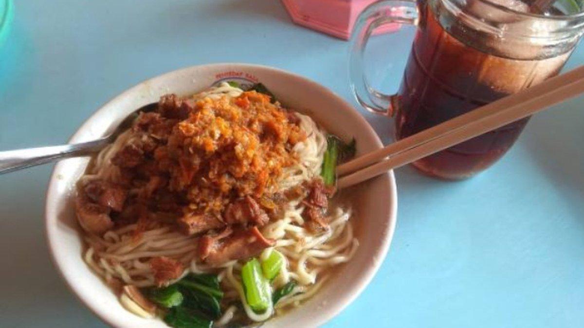 ILUSTRASI MIE AYAM - Mie Ayam.