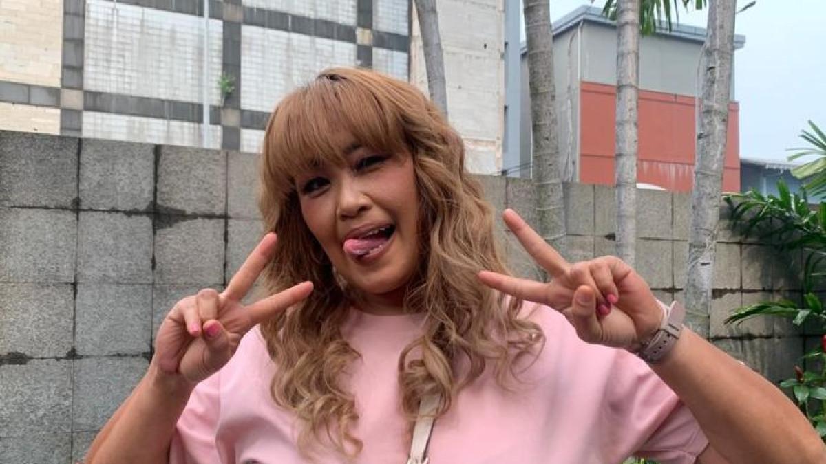 KABAR ARTIS - Pinkan Mambo saat dijumpai di kawasan Mampang, Jakarta Selatan, Senin (6/4/2026).