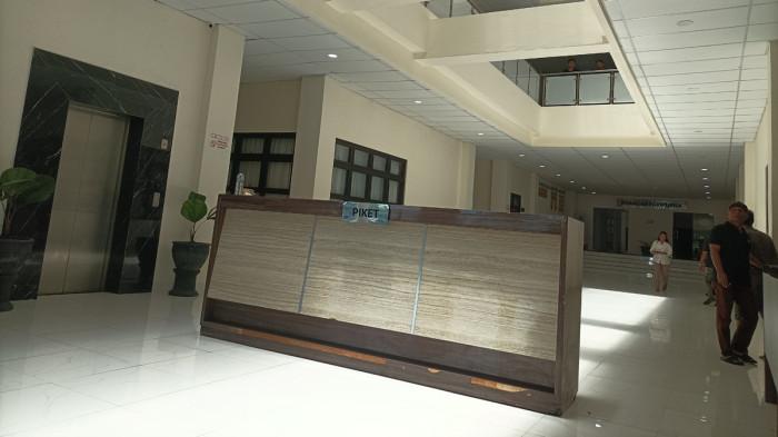 WFH - Pemkot Manado mulai memberlakukan WFH bagi para ASN. Jumat (10/4/2026) adalah hari pertama WFH diberlakukan di lingkup ASN Manado.