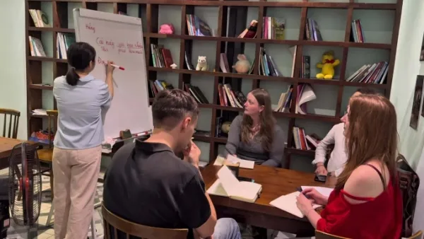 Free 'customary entry' class for foreigners