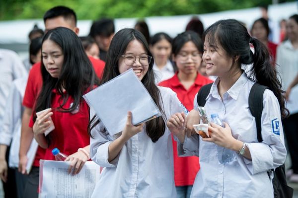 Nhiều điểm mới thi tốt nghiệp THPT 2026: Tích hợp giấy tờ, công bố điểm sớm hơn 12 ngày - Ảnh 1.
