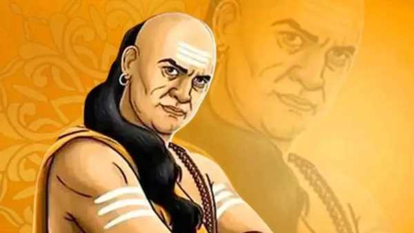 Chanakya Niti : या तीन गोष्टी आहेत माणसाच्या सर्वात मोठ्या शत्रू, हळुहळु व्यक्तीला संपवून टाकतात