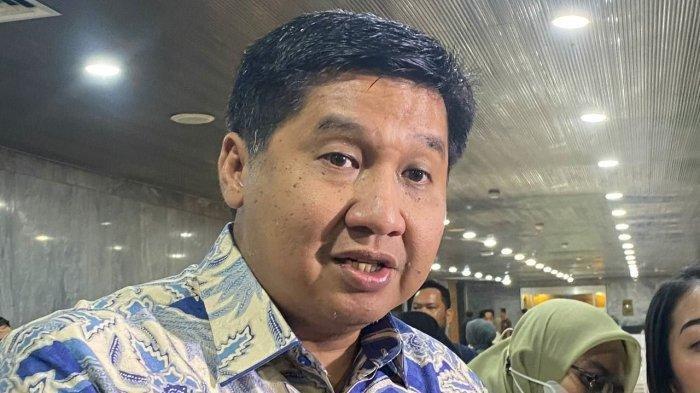 BERIKAN SEMUA GAJI - Menteri Perumahan dan Kawasan Permukiman Maruarar Sirait di Kompleks Parlemen, Senayan, Jakarta, Selasa (29/10/2024). Ia akan menyerahkan semua gajinya sebagai Komisaris Siloam untuk kasus Meikarta.