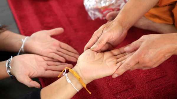 Palmistry: Will there be rain of money or will there be financial problems…this mountain of the palm will tell