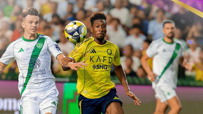 BEREBUT BOLA - Kingsley Coman (Al Nassr) berebut bola dengan Matteo Dams (Al Ahli) pada final Piala Super Arab Saudi 2025 di Stadion Hong Kong pada Sabtu (23/8/2025) malam WIB. (Foto diunduh dari Twitter Al Nassr)