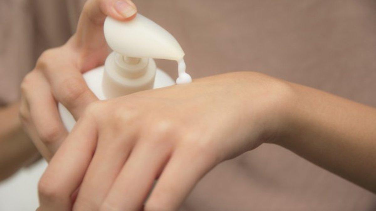 Tips memilih produk body lotion yang tanpa alkohol dan pewangi 