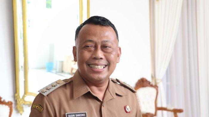 BUPATI SUGIRI SANCOKO - Foto H. Sugiri Sancoko, S.E., M.M. saat ditemui oleh awak media di Kantor Bupati Ponorogo pada 10 Oktober 2023. Sugiri Sancoko terkena operasi tangkap tangan (OTT) Komisi Pemberantasan Korupsi (KPK), Jumat (7/11/2025). (TribunJatim.com/Pramita Kusumaningrum)