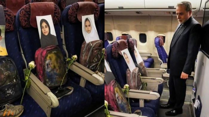 MENUJU PEJA PERUNDINGAN - Menteri Luar Negeri Abbas Araghchi berada di dalam pesawat menuju Islamaba, Pakistan menuju meja perundingan dengan AS-Israel. Ia menatap takzin foto anak sekolah dan tas kecil mereka di Minab yang menjadi korban kekejaman AS-Israel.
