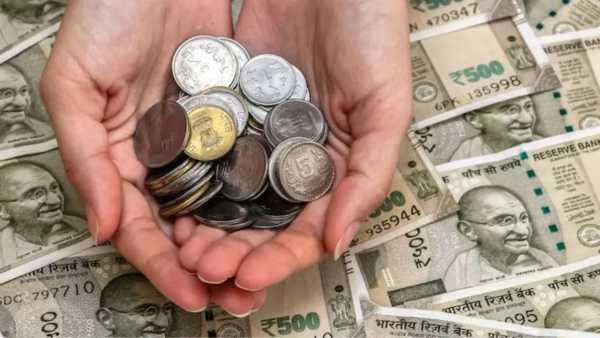 'Super Chart' of savings! Who has the upper hand in bank FD or small savings schemes? Check the complete list here before investing